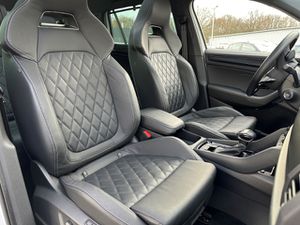 SKODA Kodiaq FL 2.0 TSI DSG 4x4 Sportline 360 Navi Standhz. Canton