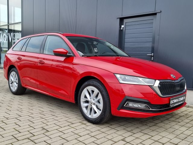 SKODA Octavia Combi IV 1.5 TSI ACT DSG Style Navi PDC 17Alu