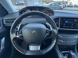 PEUGEOT 308 SW HDI FAP Allure*Navi,Automatik,1.Hand*