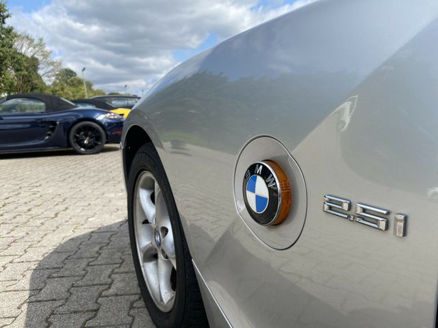 BMW Z4 E85 2.5i Cabrio *Leder, Navi, Xenon, Deutsch*