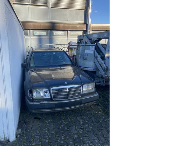 MERCEDES-BENZ E 200 T W 124