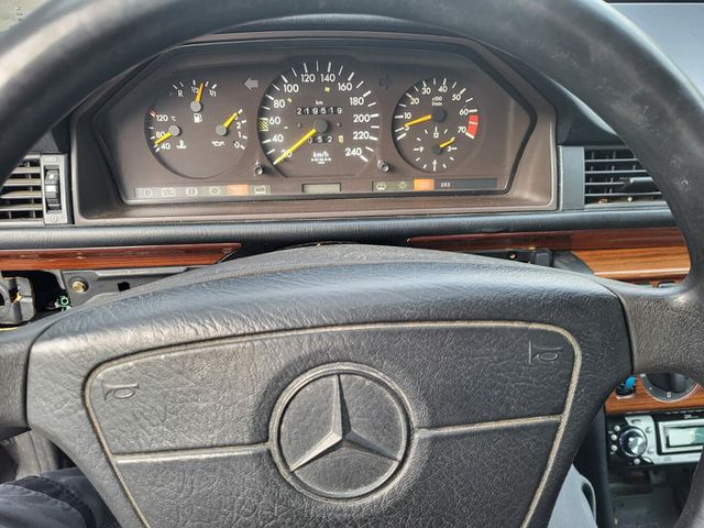 MERCEDES-BENZ E 200 T W 124