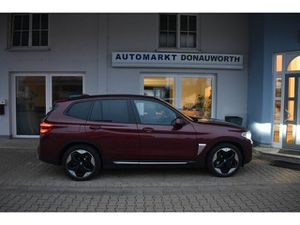 BMW iX3 Impressive Pano Abstandstempomat HUD Leder