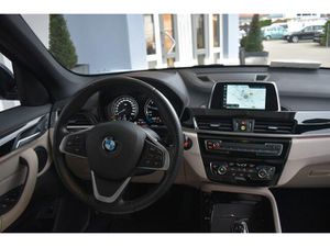 BMW X1 sDrive20i Aut. xLine Navi PanoDach AHK Leder