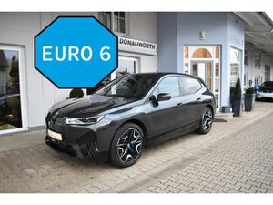 BMW iX 40 xDrive Sportpaket Loft Pano Laser AHK