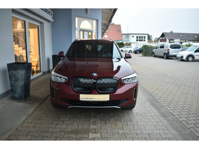 BMW iX3 Impressive Pano Abstandstempomat HUD Leder