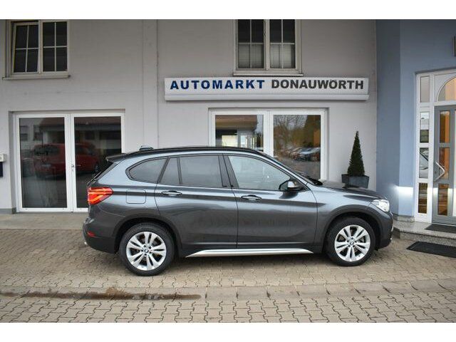 BMW X1 sDrive20i Aut. xLine Navi PanoDach AHK Leder