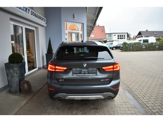 BMW X1 sDrive20i Aut. xLine Navi PanoDach AHK Leder