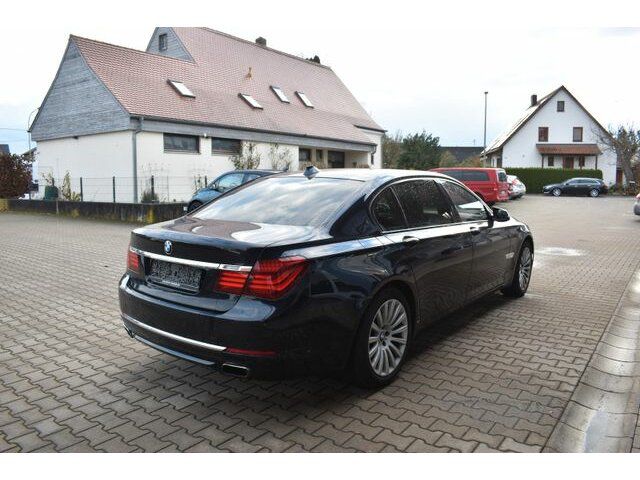 BMW 750 Ld xDrive Lang Glasdach Softclose HUD