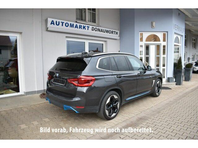 BMW iX3 Impressive Pano Abstandstempomat Sportfahrw