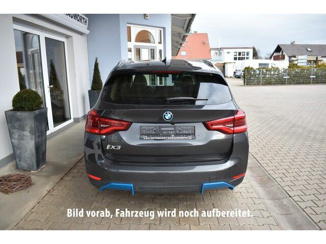 BMW iX3 Impressive Pano Abstandstempomat Sportfahrw