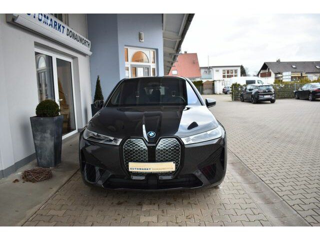 BMW iX 40 xDrive Sportpaket Loft Pano Laser AHK