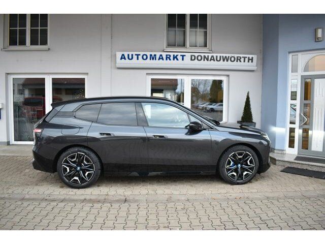 BMW iX 40 xDrive Sportpaket Loft Pano Laser AHK