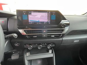 CITROEN C4 Pure Tech 130 EAT8 Shine 