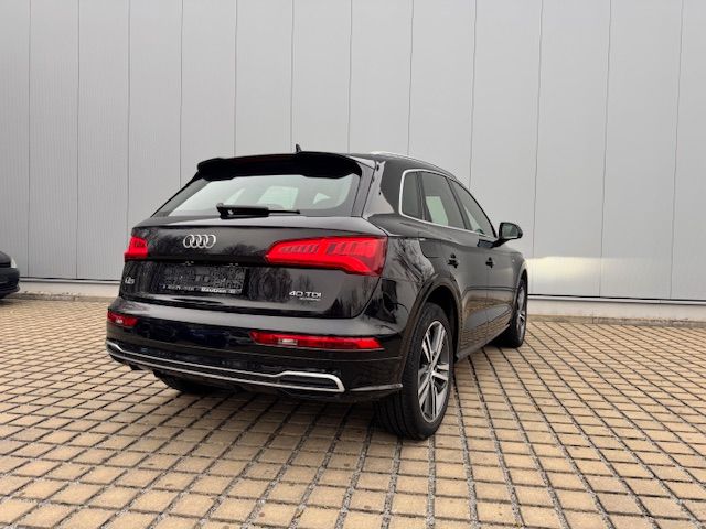 AUDI Q5 Sport 40 TDI qua. S-tro. S-line Selection TECHNOLOGY/AHK/MATRIX/TOUR+STADT