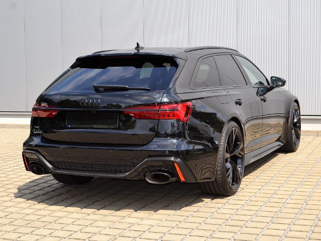 AUDI RS6 4.0 TFSI VOLL/DYNAMIK-PLUS/KERAMIK/AHK/PANORAMA/STAND-HZ/22-ZOLL+DRC/MATRIX/DESIGN