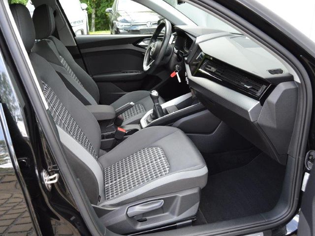 AUDI A1 30 TFSI Advanced LED/NAVI/VIRTUAL-COCKPIT/GRA/APS/SHZ/CLIMATRONIC/16-ZOLL