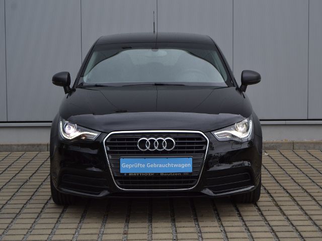 AUDI A1 1.6 TDI S-tronic Attraction XENON/APS/15-ZOLL/CHORUS/KLIMAAUTOMATIK/SHZ