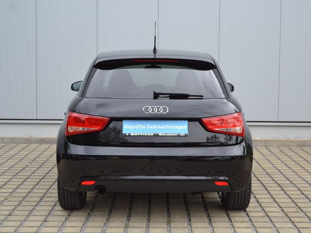 AUDI A1 1.6 TDI S-tronic Attraction XENON/APS/15-ZOLL/CHORUS/KLIMAAUTOMATIK/SHZ