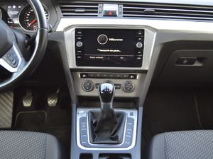 VW Passat Variant