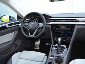 VW Arteon 2.0 TSI DSG Elegance VOLL/AHK/MATRIX/20-ZOLL/PANORAMA/DCC/NAVI/HEAD-UP/AID