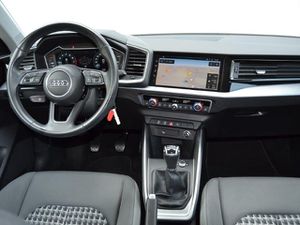 AUDI A1 30 TFSI Advanced LED/NAVI/VIRTUAL-COCKPIT/GRA/APS/SHZ/CLIMATRONIC/16-ZOLL