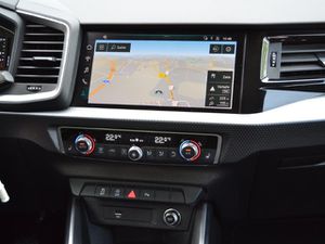 AUDI A1 30 TFSI Advanced LED/NAVI/VIRTUAL-COCKPIT/GRA/APS/SHZ/CLIMATRONIC/16-ZOLL