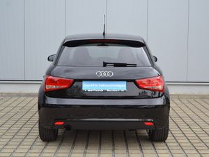 AUDI A1 1.6 TDI S-tronic Attraction XENON/APS/15-ZOLL/CHORUS/KLIMAAUTOMATIK/SHZ