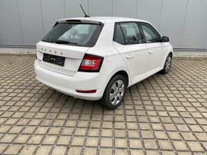 SKODA Fabia 1.0 TSI Ambition INFOTAUNMENT-PAKET/NAVI/SOUND-PAKET/GRA/KLIMAANLAGE/TEL.-VORB.