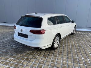 VW Passat Variant 2.0 TDI DSG Elegance AHK/MATRIX/NAVI+VZE/ACC/RFK/PDC/17-ZOLL/CLIMATRONIC/SHZ