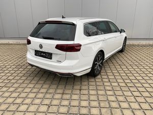 VW Passat Variant 2.0 TDI 190 PS 4Motion DSG R-Line Sport ELEGANCE/AHK/MATRIX/NAVI-PRO/RFK/17-ZOLL+SFW