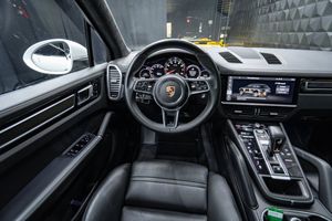 PORSCHE Cayenne Sport-Design Bose PASM Pano Carbon