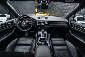 PORSCHE Cayenne Sport-Design Bose PASM Pano Carbon