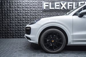 PORSCHE Cayenne Sport-Design Bose PASM Pano Carbon