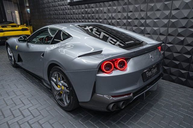 FERRARI 812 Superfast  Lift 2xKamera Carbon NO OPF