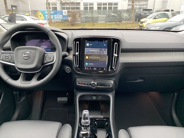 VOLVO XC40 B3 B DKG Plus Dark