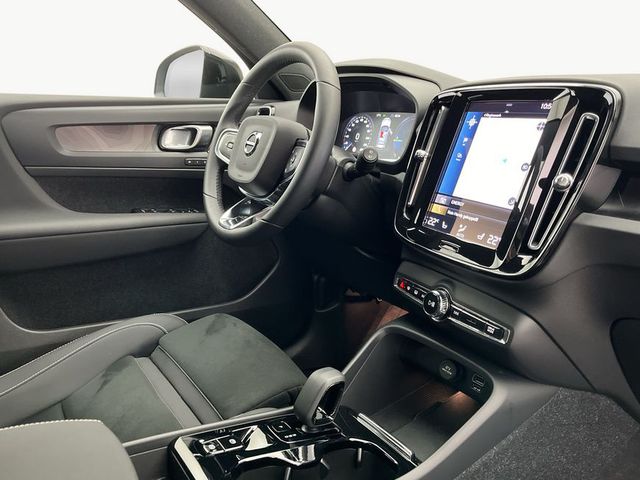 VOLVO XC40 T4 Recharge DKG Plus Dark