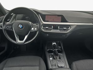 BMW 118i Hatch Advantage WLAN Tempomat Klimaaut.