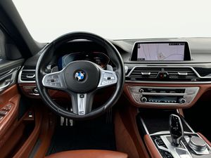 BMW 750i xDrive Limousine M Sportpaket Head-Up HiFi