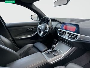 BMW 330e Touring M Sport HiFi DAB Komfortzg. PDC