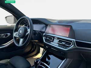 BMW 330e xDrive Touring Advantage Head-Up HiFi DAB