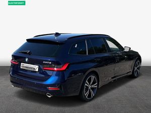 BMW 330e xDrive Touring Advantage Head-Up HiFi DAB