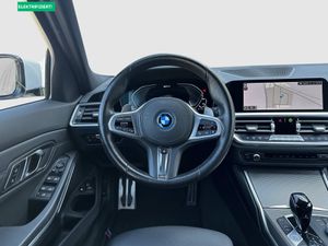 BMW 320e Touring M Sport Head-Up DAB WLAN Tempomat