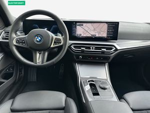 BMW 330e xDrive Touring M Sportpaket HK HiFi DAB