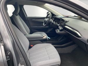 RENAULT Megane E-Tech Equilibre 220 Comfort Range