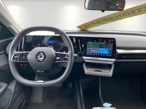 RENAULT Megane E-Tech Equilibre 220 Comfort Range