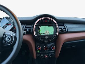 MINI Cooper 5-Türer Salt LED Navi Klimaaut. Shz PDC Cooper