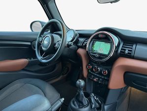 MINI Cooper 5-Türer Salt LED Navi Klimaaut. Shz PDC Cooper