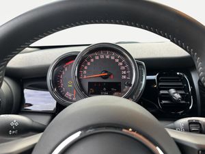 MINI Cooper Hatch DAB LED Navi Komfortzg. Tempomat