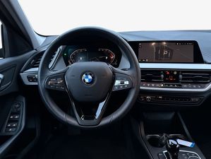 BMW 118i Hatch Advantage DAB LED WLAN Tempomat Shz 118i